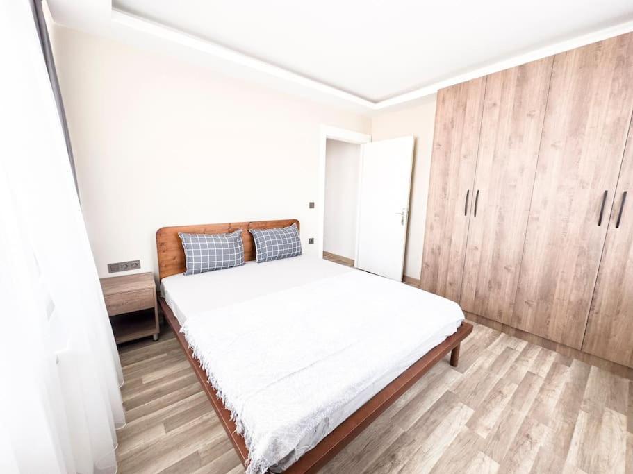 Apartment 106-large *